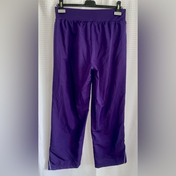 Women’s Under Armour purple wide legs track-pants size Medium - Picture 15 of 16